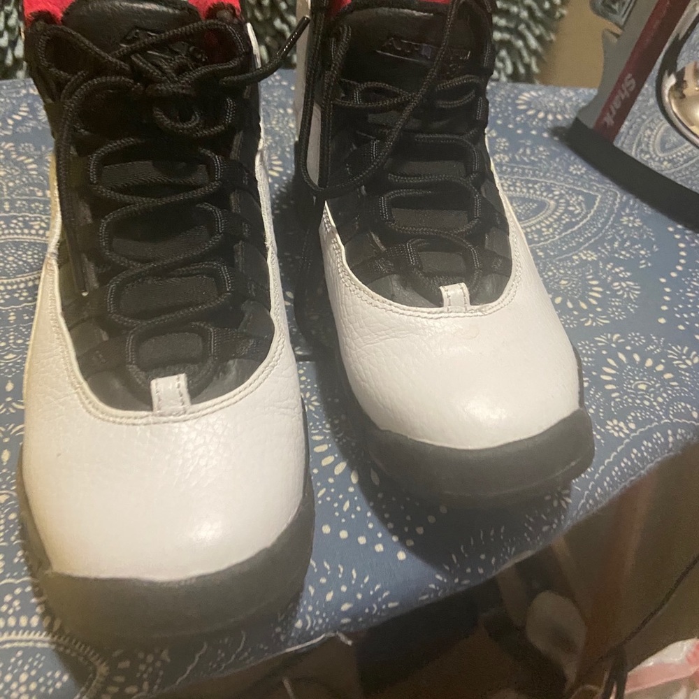 Air Jordan - Picture 2 of 5